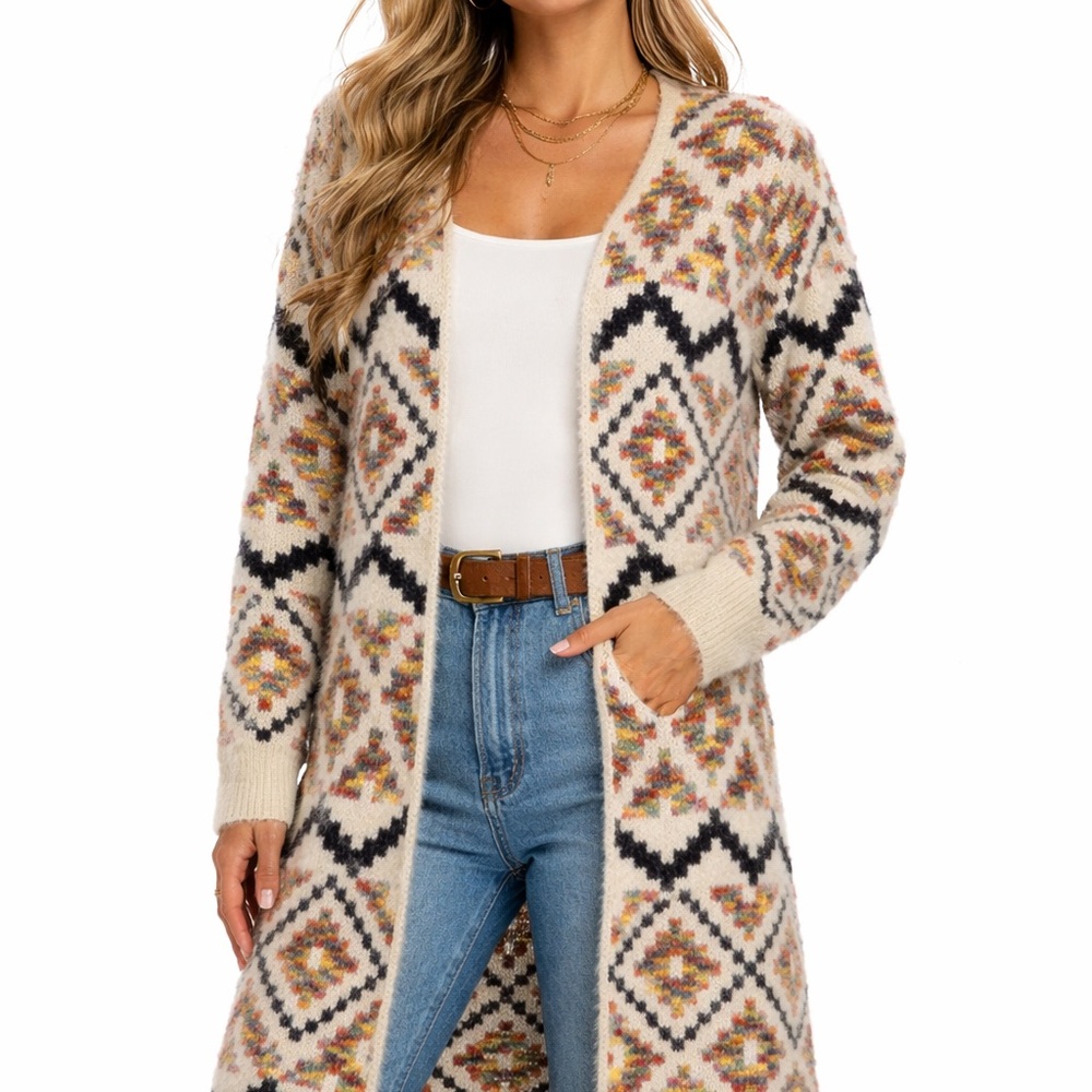 Chic Women's Patterned Cardigan - image 1